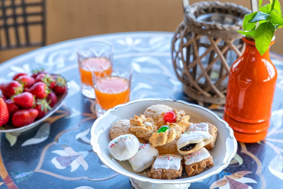 Food and drinks, Food, Breakfast, Continental breakfast, Lunch, Dinner, Drinks