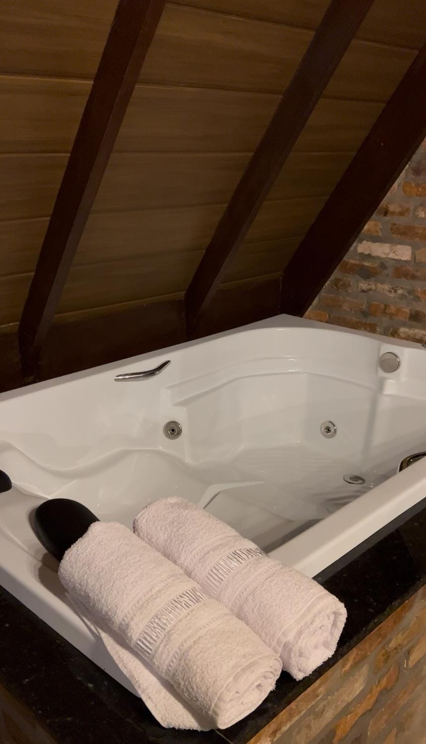 Hot Tub, Bath