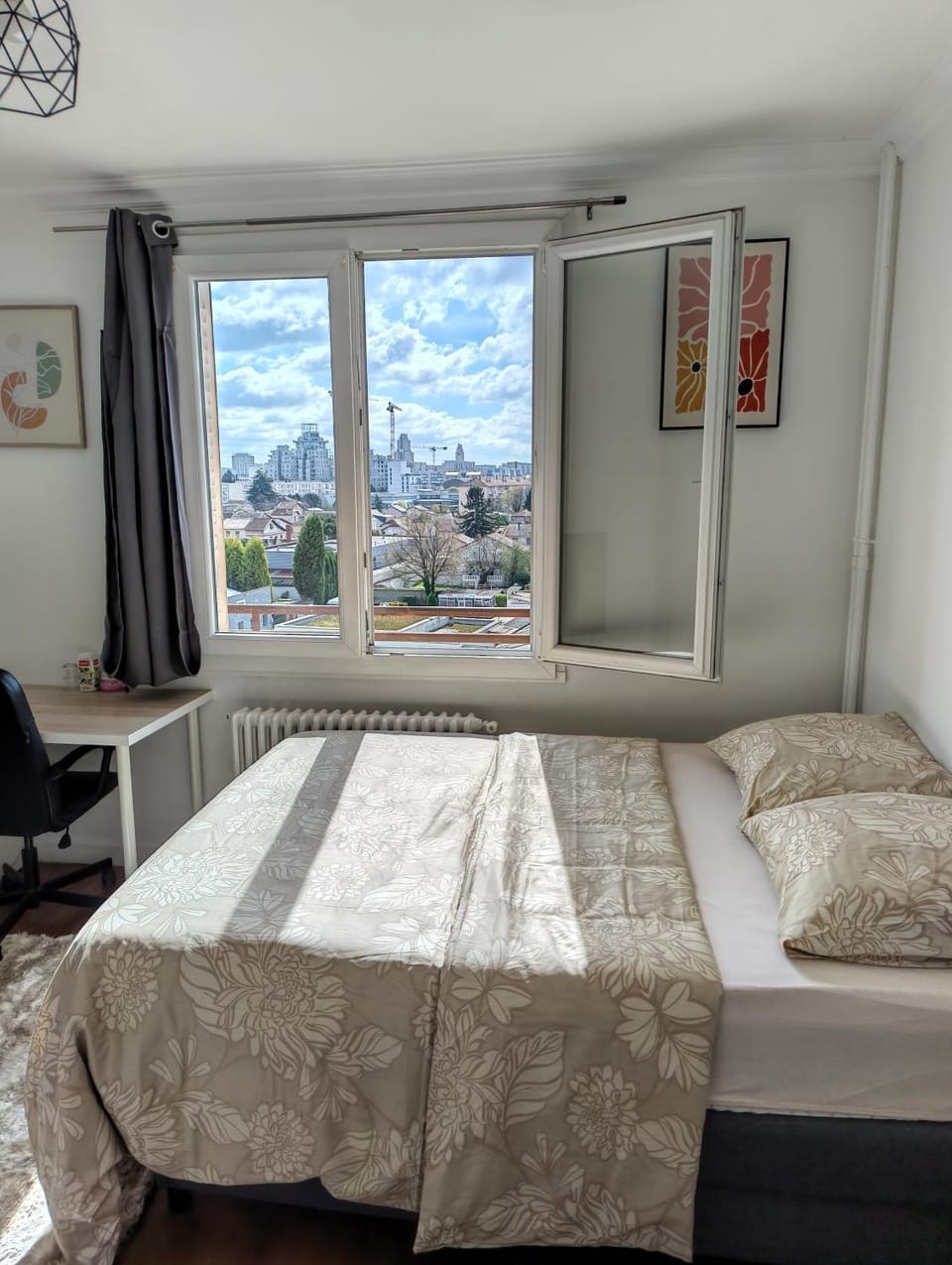 Chambre Vacation rental in Villeurbanne