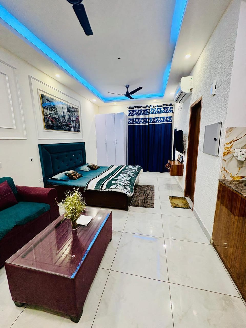 Moonlight studio Apartment in Noida
