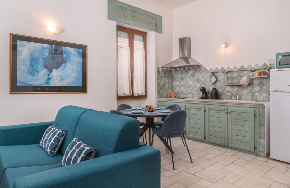 Living room, kitchen