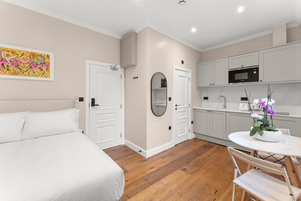 Grove Heights Shoreditch Apartment in London Borough of Islington