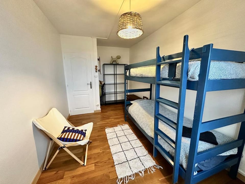 Photo of the whole room, Bedroom, bunk bed