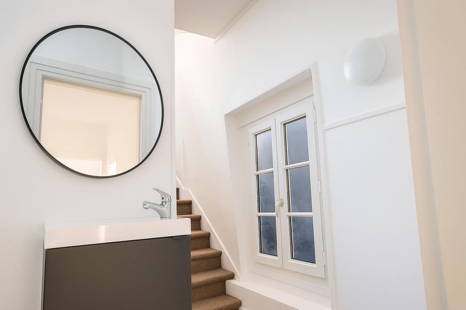 Bathroom, City view, heating, internet