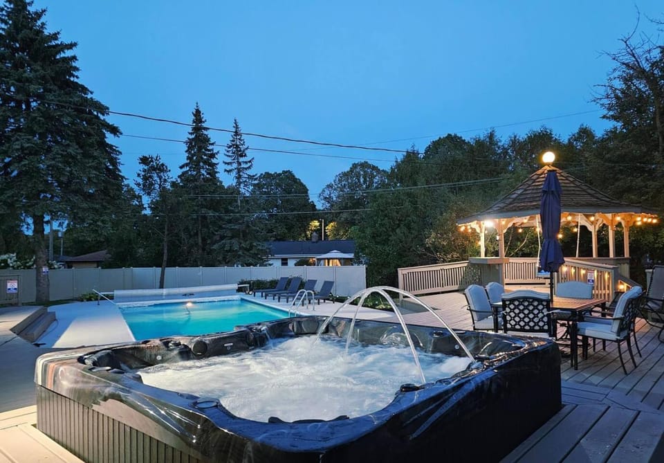 Hot Tub, Pool view, Swimming pool