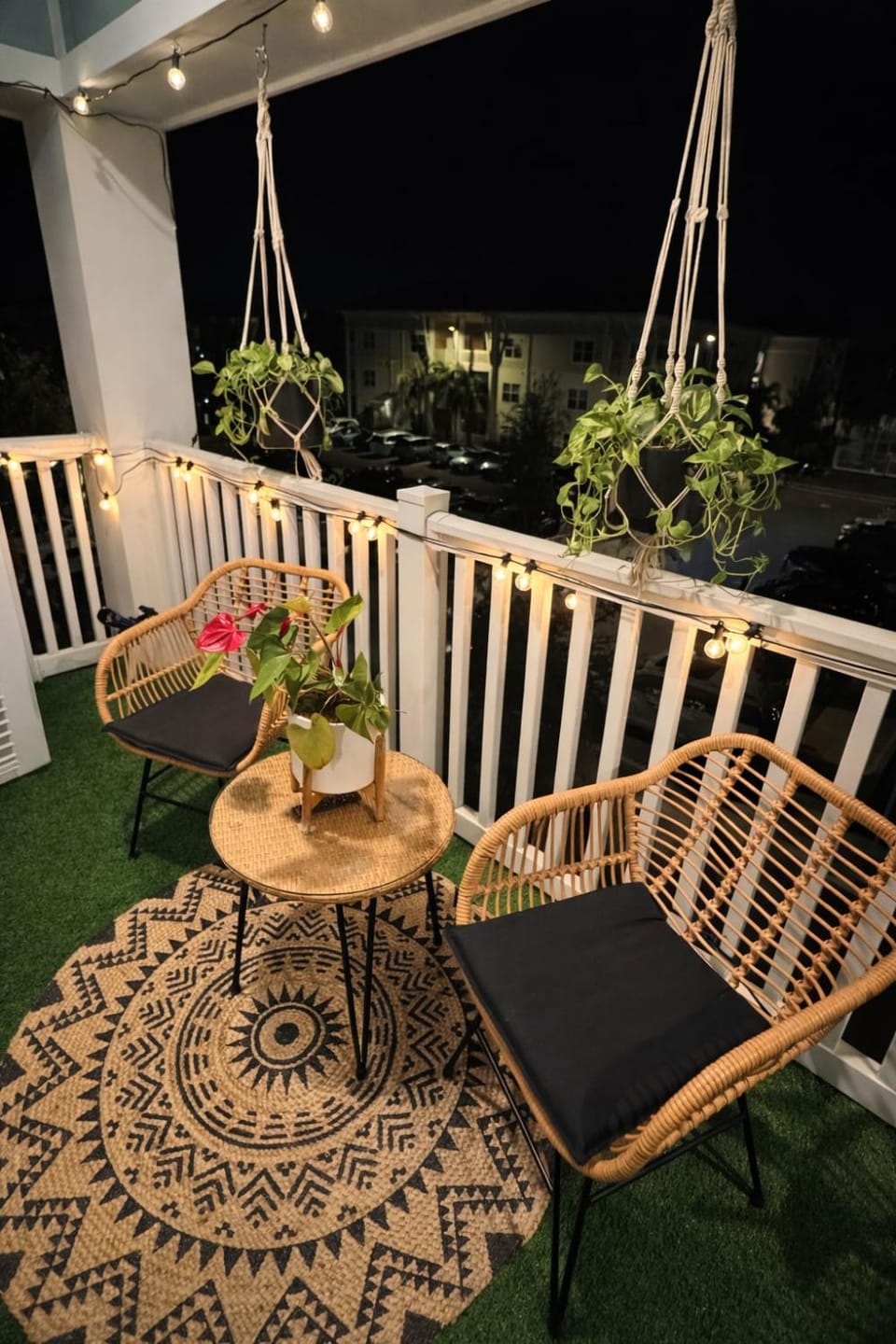 Boho Boutique Retreat - Pool - Gym - Private Patio Apartment in Tampa