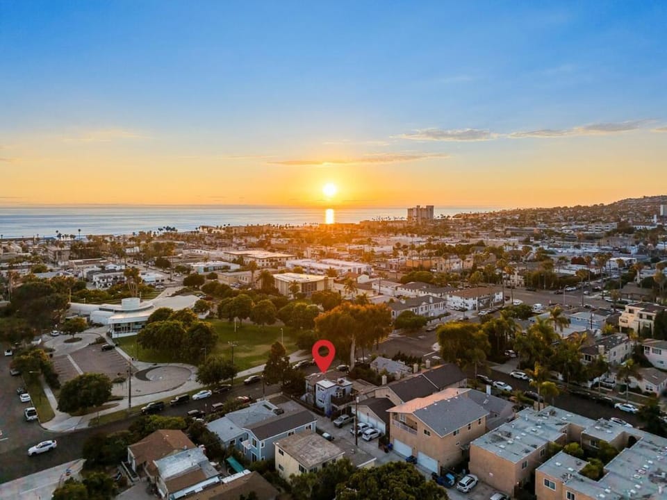 Vintage Surf Hut by Coastline Vacation Rentals Apartment in Mission Bay