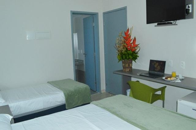 Bed, TV and multimedia, Photo of the whole room