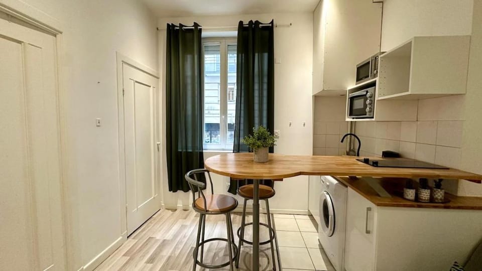 Humility - 1 Bedroom - Close to Pardieu Apartment in Lyon