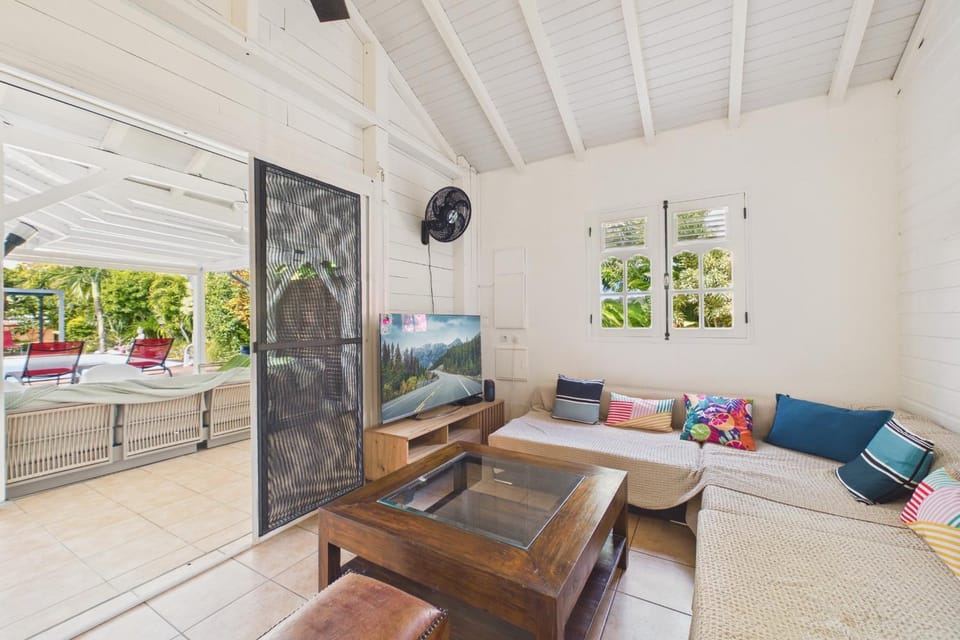 Communal lounge/ TV room, Living room