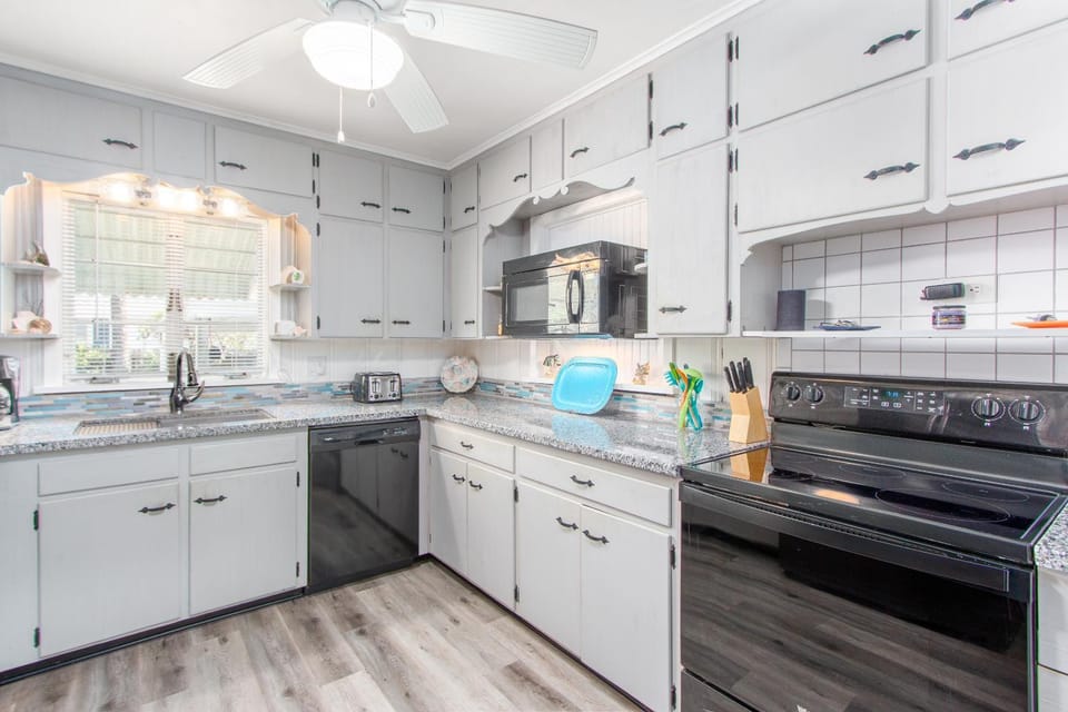 Mango Bay Pool House Unit 1 - Monthly Beach Rental House in Clearwater Beach