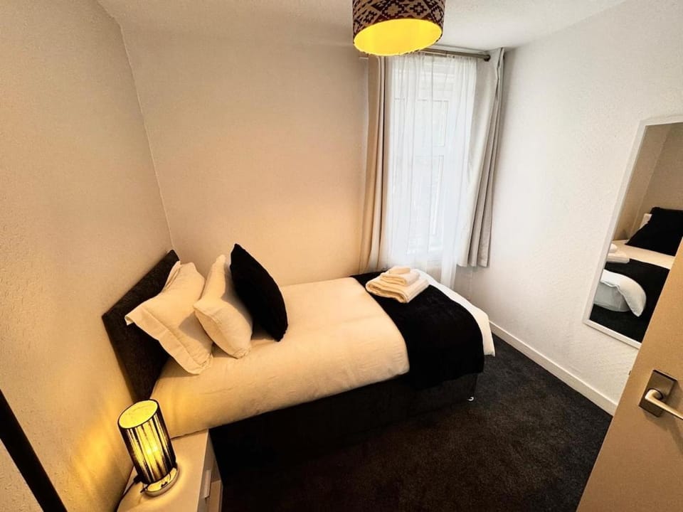 Anchor stays - your steady base away from home Apartment in Scotland