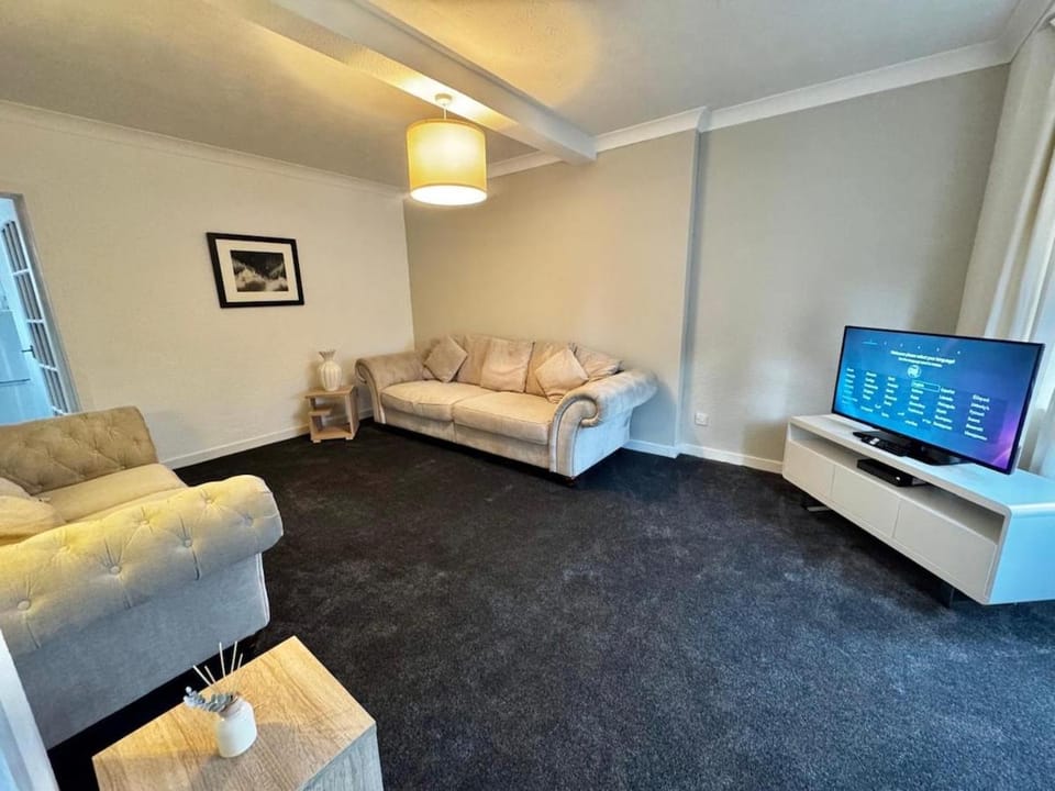 Anchor stays - your steady base away from home Apartment in Scotland