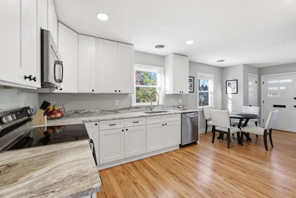 Dining area, dishwasher, kitchen