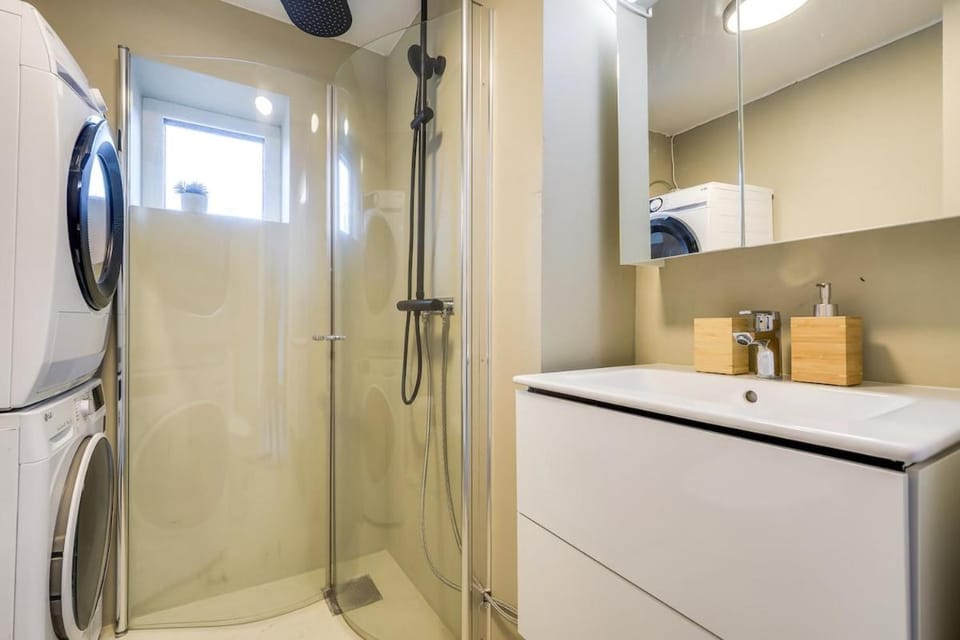 Spacious Five Bedroom Central Oslo Apartment in Oslo