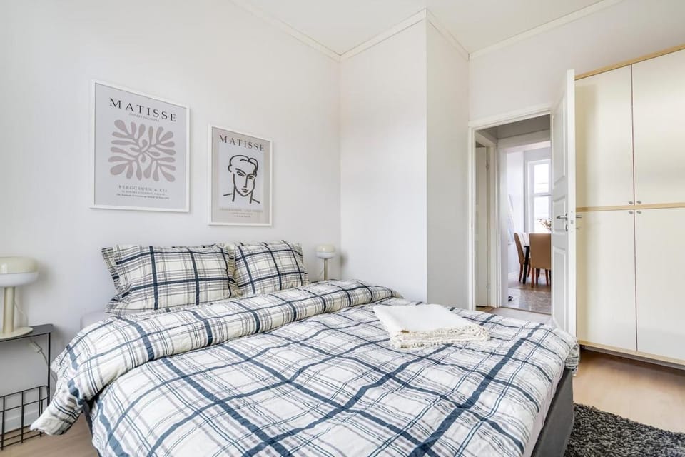 Spacious Five Bedroom Central Oslo Apartment in Oslo