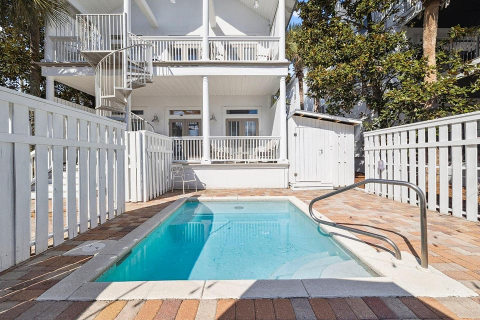 Peace and Grace Cottage House in South Walton County