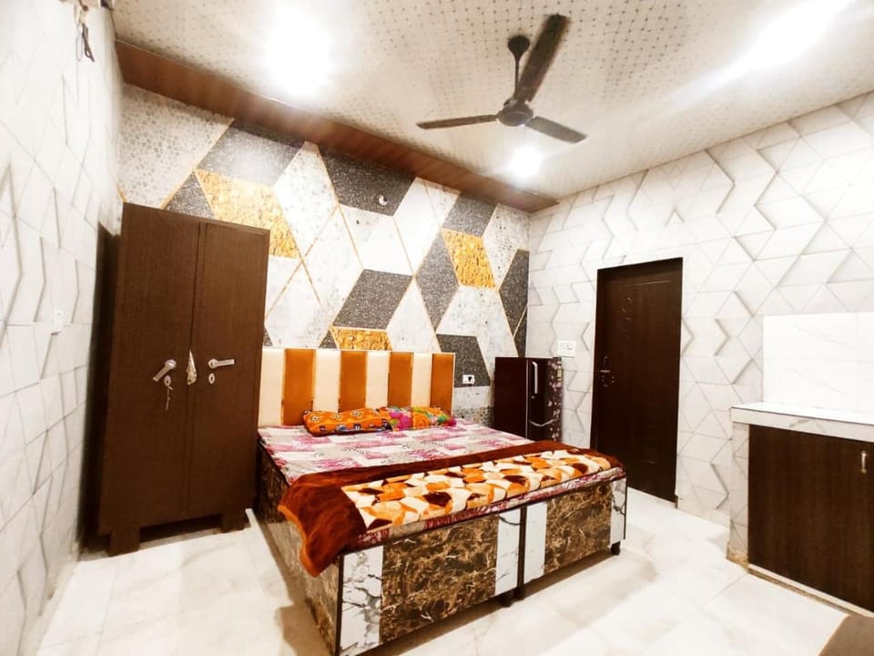 BHATIA APARTMENTS - Feel Comfort And Secure Apartment in Punjab, India