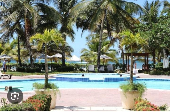 Apartamento Frente Al Mar Caribe, Vistas Expectaculares, Playa Juan Dolio, RD Apartment in Juan Dolio