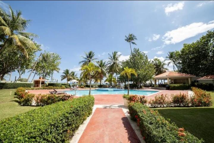 Apartamento Frente Al Mar Caribe, Vistas Expectaculares, Playa Juan Dolio, RD Apartment in Juan Dolio