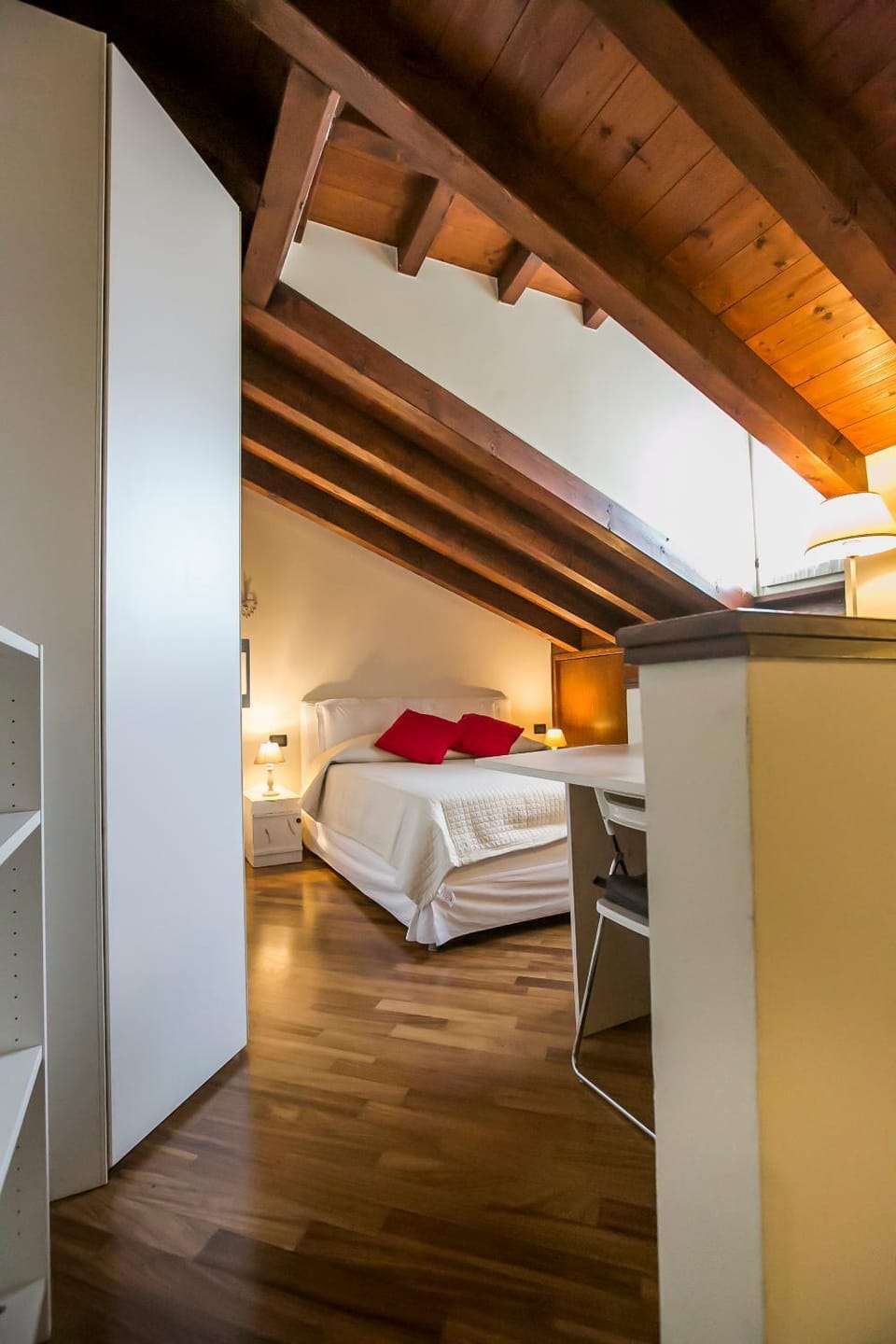 Bed, Photo of the whole room, Bedroom, wardrobe