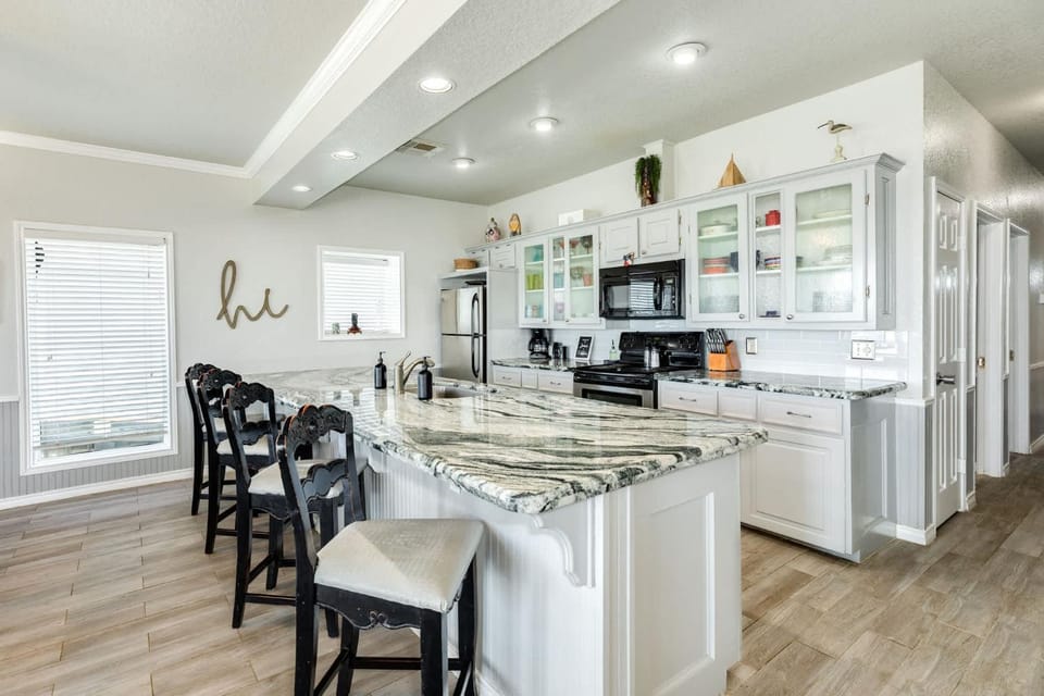 Beachfront Private Walkover Apartment in Surfside Beach