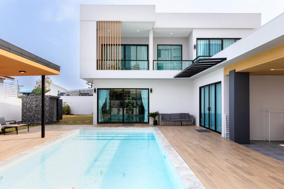 Property building, Swimming pool