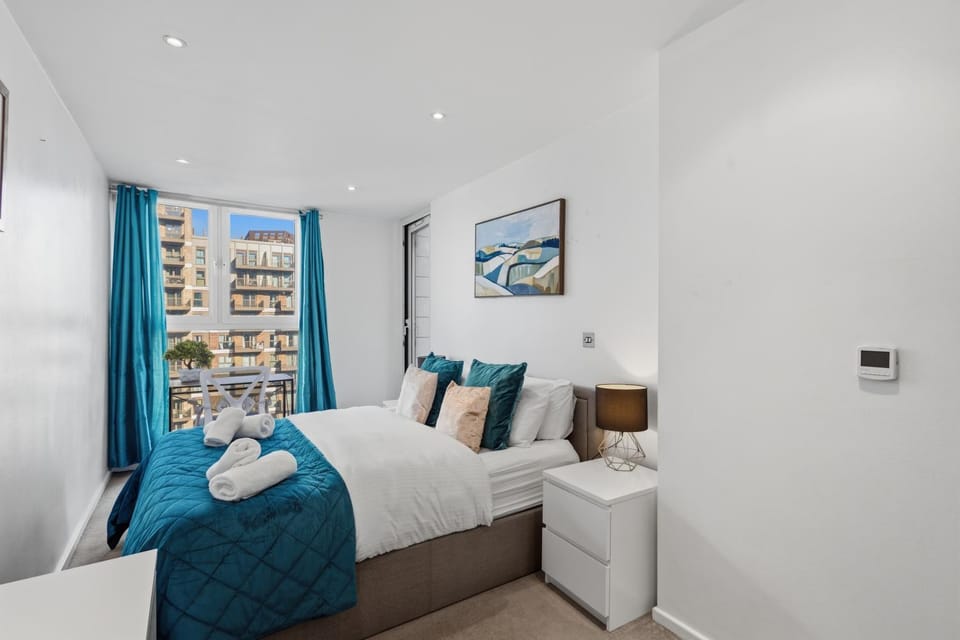 Bed, Photo of the whole room, Bedroom, internet
