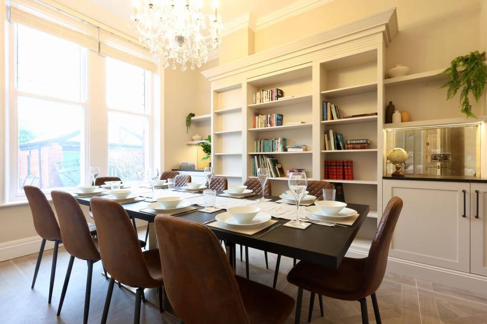 Somerley Halifax - Luxury 6 Bedroom Stay House in Calderdale