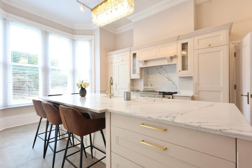 Somerley Halifax - Luxury 6 Bedroom Stay House in Calderdale