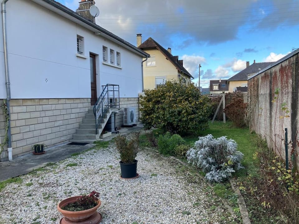 maison individuelle, familiale et spacieuse House in Bayeux