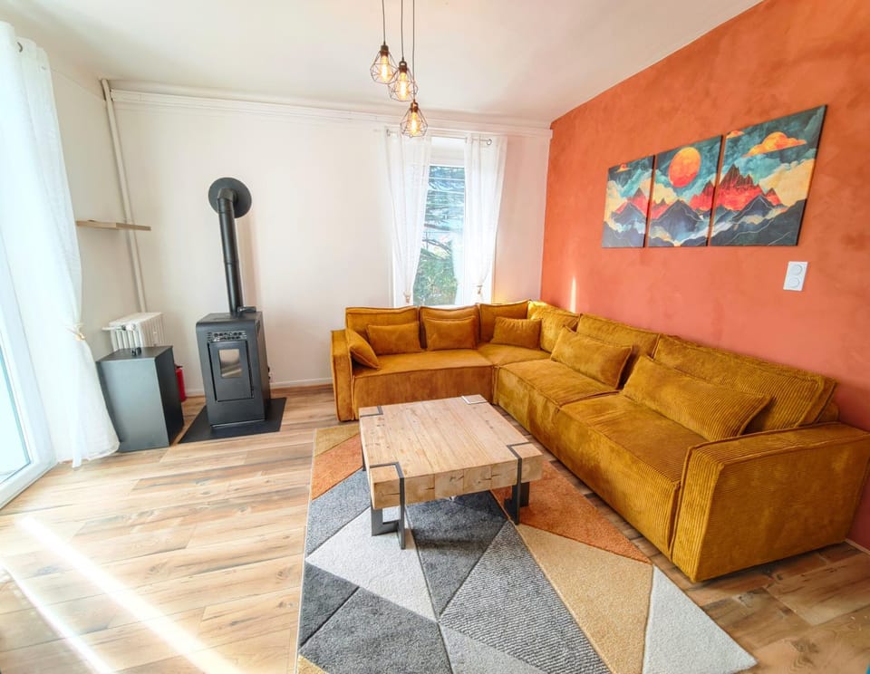 Living room, fireplace