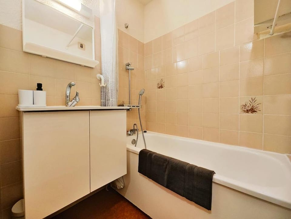Charmant studio montagne - 2 adultes - 2 enfants Apartment in Haute-Savoie
