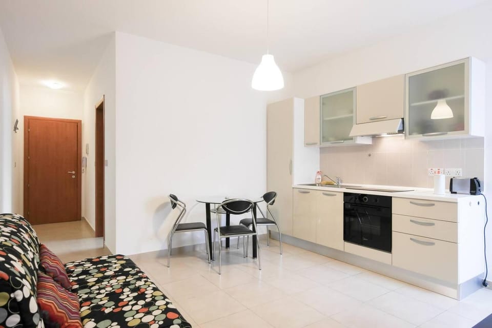 Tropea Court Apartment 4B Stay in Sliema Apartment in Sliema