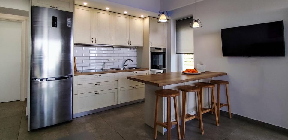 TV and multimedia, Kitchen or kitchenette, kitchen