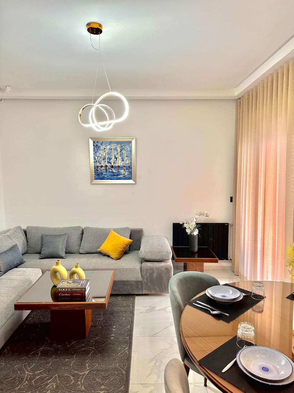 Luxurious Modern Apartment Near Airport and city Apartment in Tunis Governorate, Tunisia