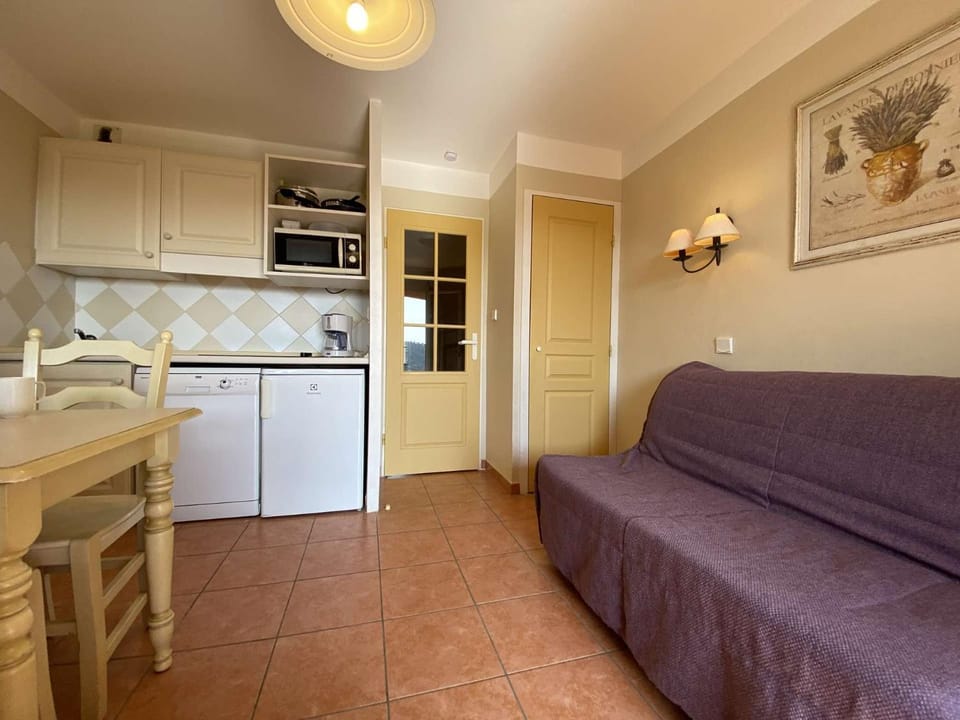 IS 506 Studio cabine Res La Corniche avec Piscine et parking Cabin in Sainte-Maxime