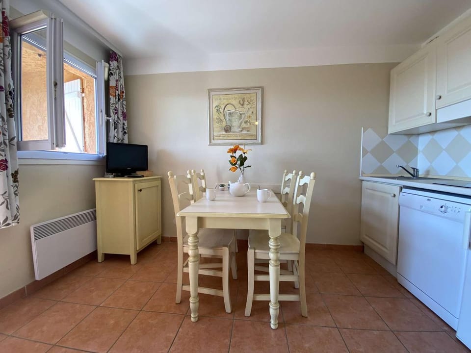 IS 506 Studio cabine Res La Corniche avec Piscine et parking Cabin in Sainte-Maxime