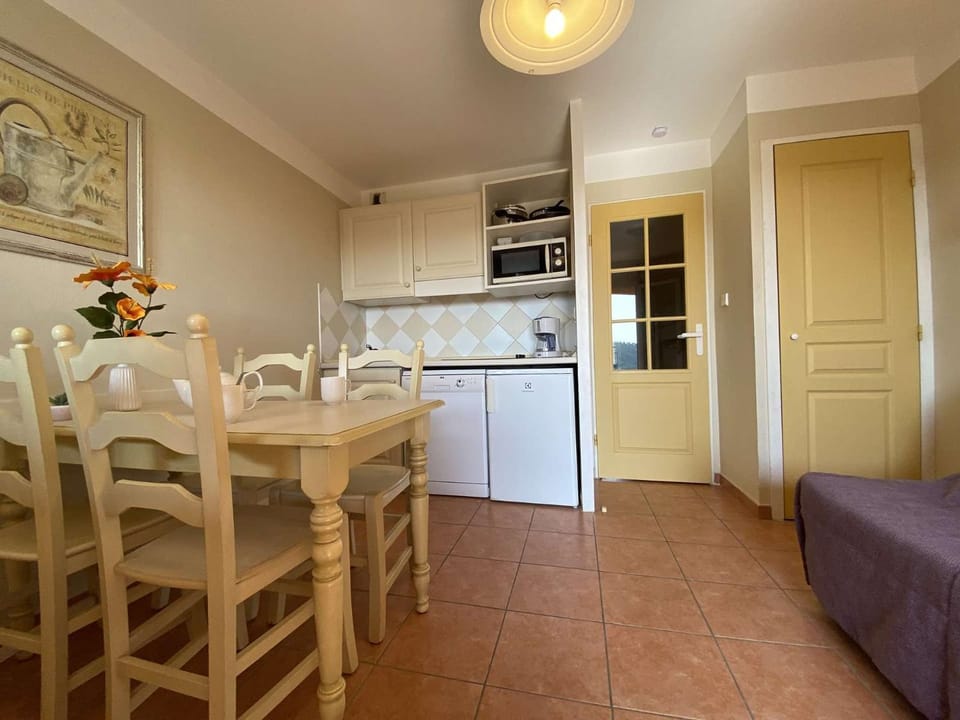 IS 506 Studio cabine Res La Corniche avec Piscine et parking Cabin in Sainte-Maxime