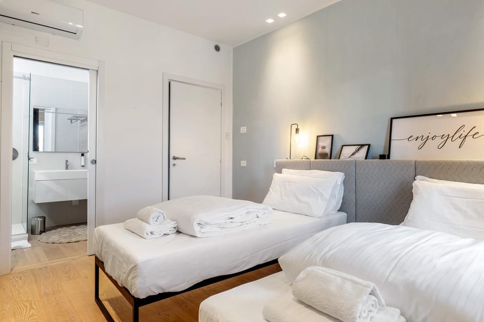 Property building, Living room, Bedroom