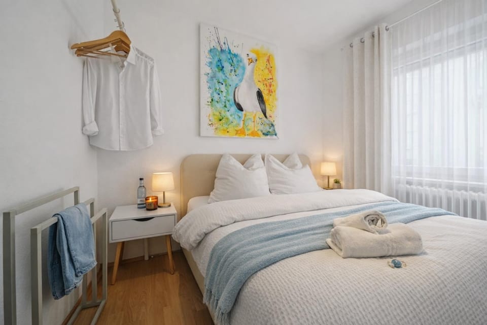 Bed, Photo of the whole room, Bedroom, towels