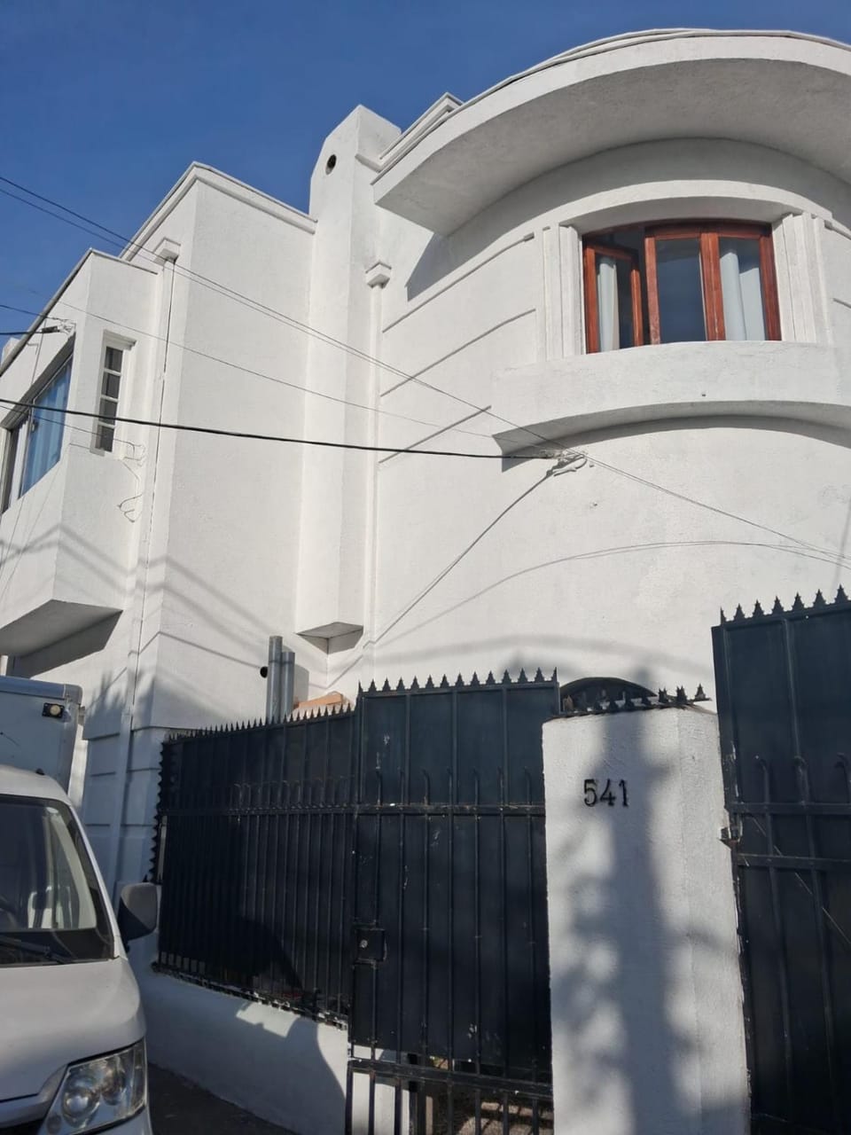 Facade/entrance