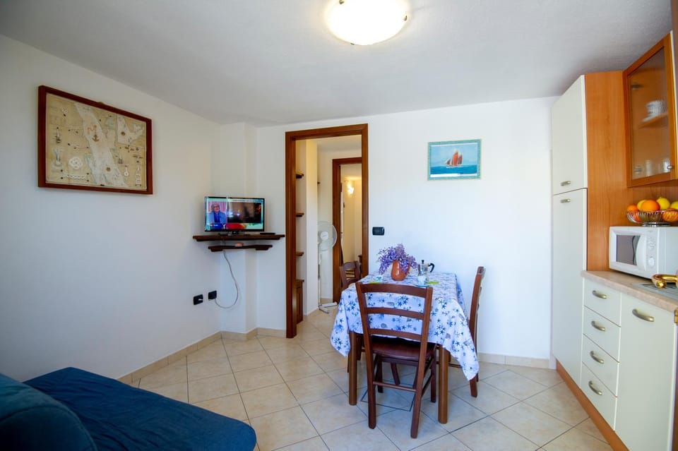 Living room, kitchen