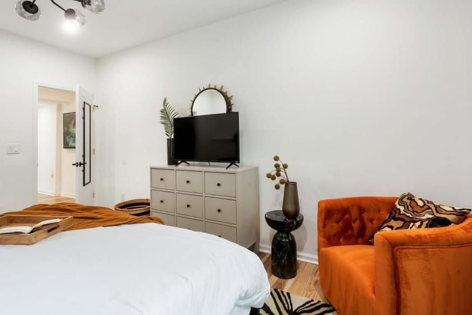 Inman Park Royal 1 BR Beltline Steps Apartment in Atlanta