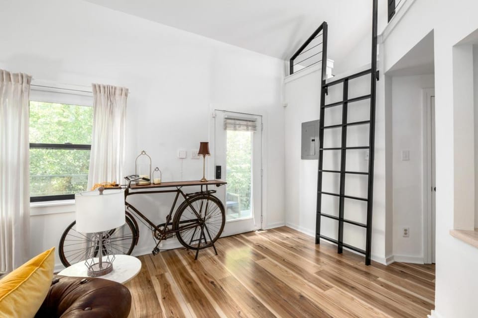 Inman Park Beltline Outpost Apartment in Atlanta
