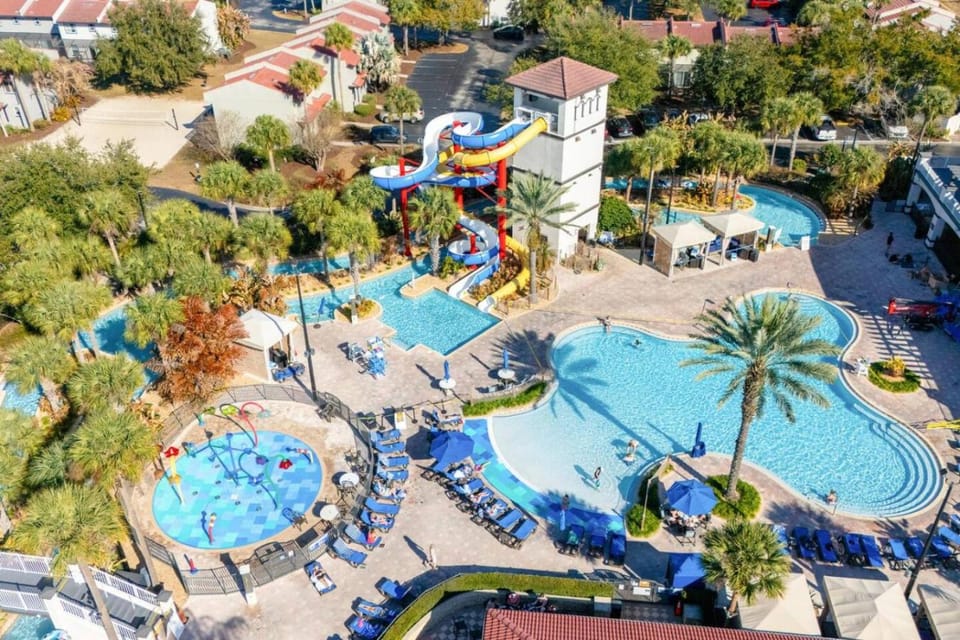 Natural landscape, Bird's eye view, Aqua park, Aqua park, Swimming pool, Swimming pool, sunbed