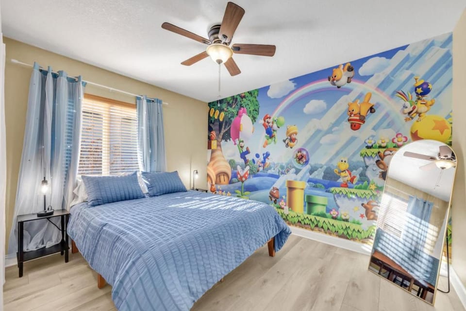 Photo of the whole room, Bedroom