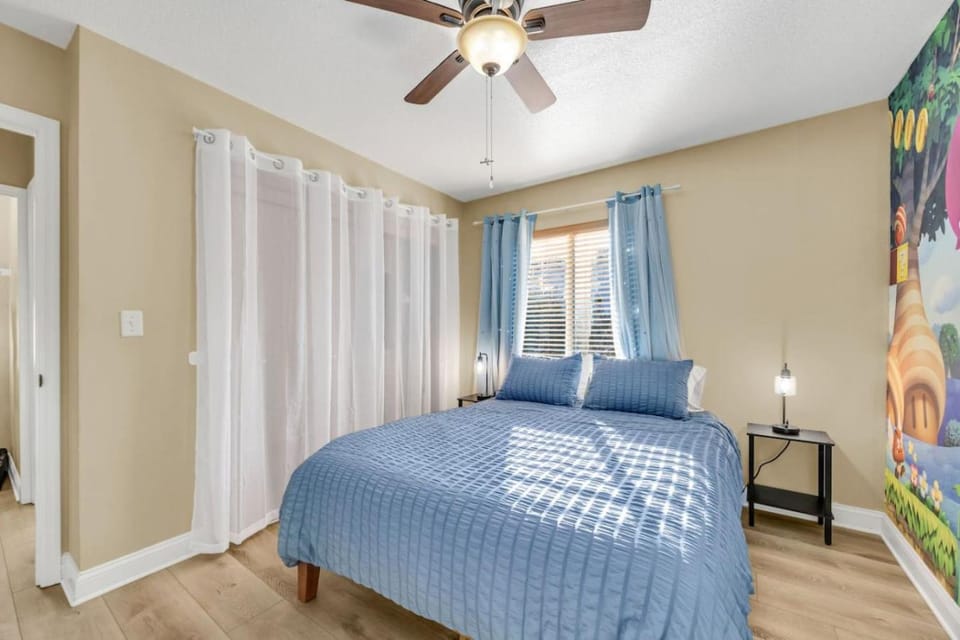 Bed, Photo of the whole room, Bedroom
