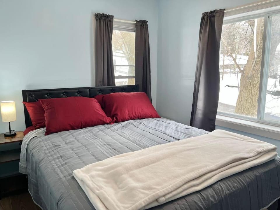 Bed, Bedroom