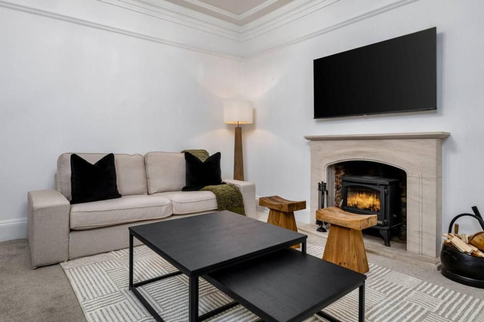 Stirling Edwardian House - Fireplace,Garden,Parking House in Stirling